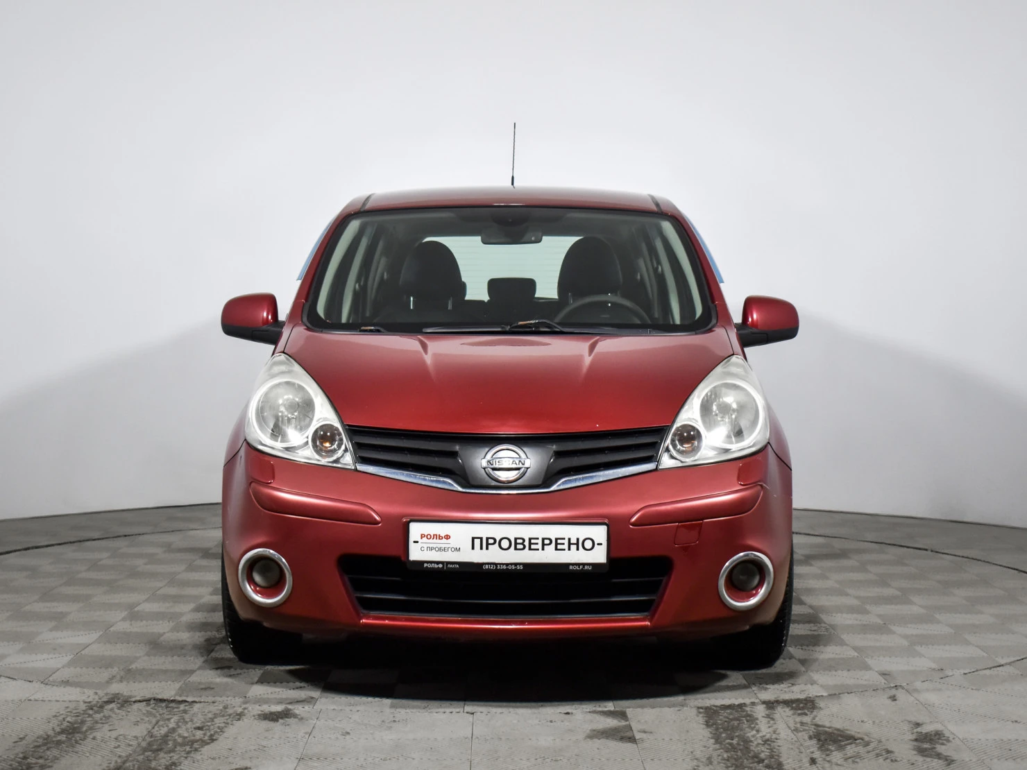 Фото автомобиля NISSAN NOTE, 2012 — госномер М780АЕ178. Цвет: Красный