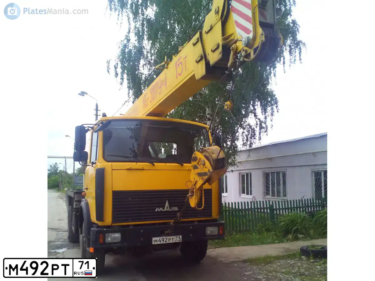 Фото автомобиля MAZ 5337 /4X2/, 2012 — госномер М492РТ71. Цвет: ЖЕЛТЫЙ