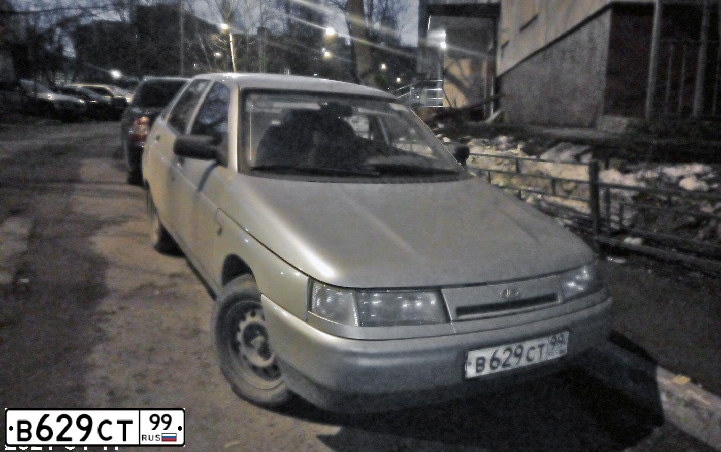 Фото автомобиля LADA 2112, 2001 — госномер В615АЕ550. Цвет: СЕРО-ЗЕЛЕНЫЙ