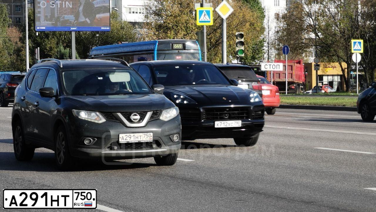 Фото автомобиля NISSAN X-TRAIL, 2016 — госномер А291НТ750. Цвет: ЧЕРНЫЙ