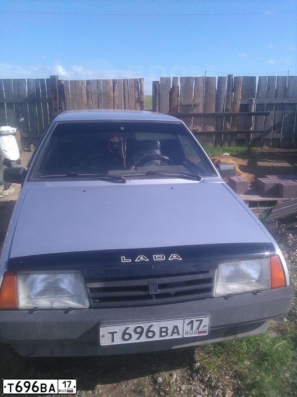 Фото автомобиля LADA 2109 SAMARA, 2004 — госномер Т696ВА17. Цвет: СВЕТЛО-СЕРЕБРИСТЫЙ