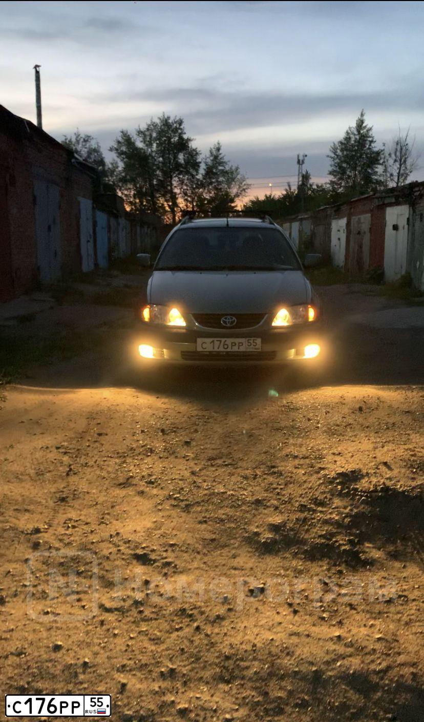 Фото автомобиля TOYOTA AVENSIS, 2002 — госномер С176РР55. Цвет: СЕРО-ЗЕЛЕНЫЙ