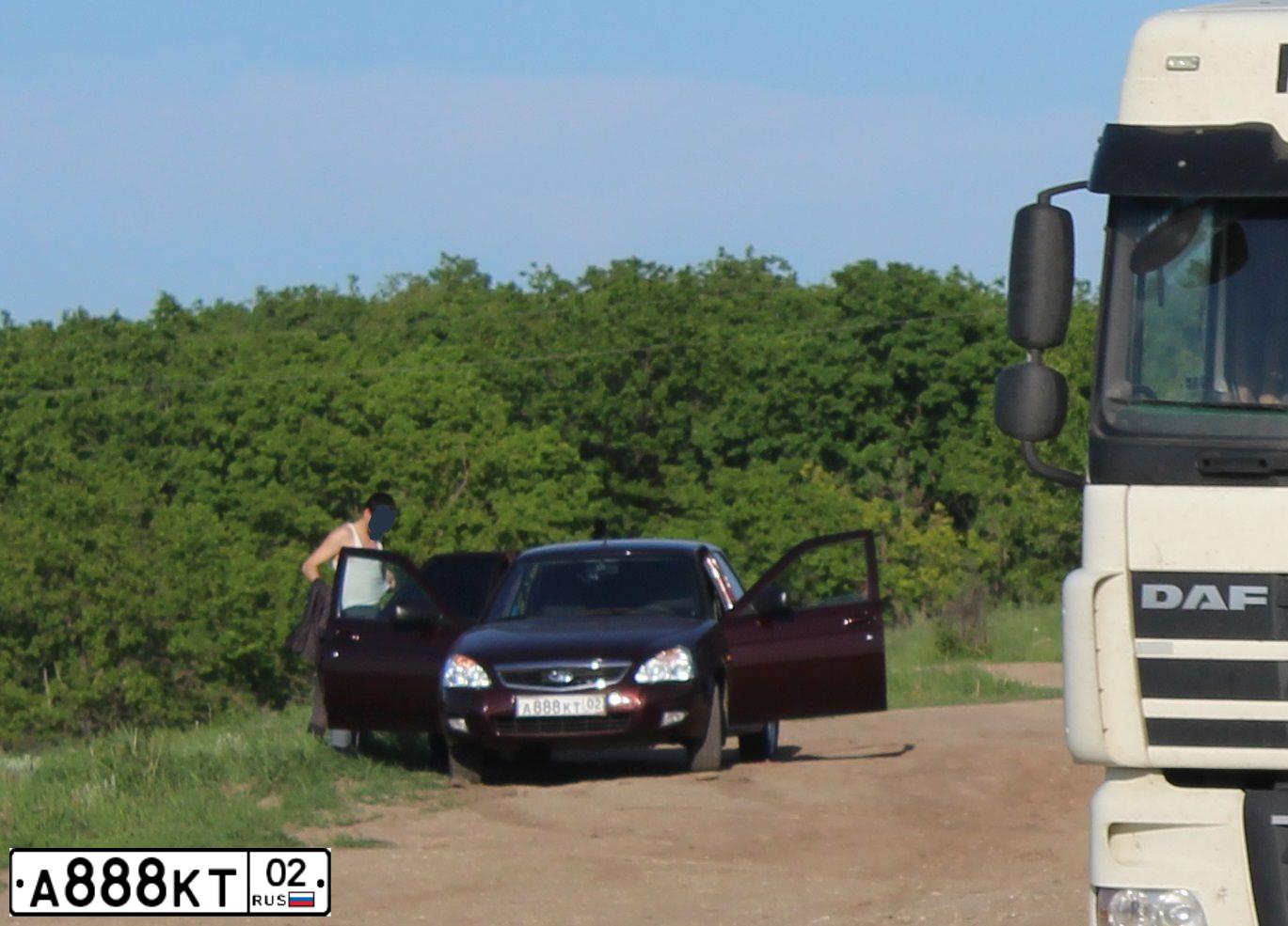 Фото автомобиля RENAULT DUSTER, 2016 — госномер В216РЕ702. Цвет: ЧЕРНЫЙ