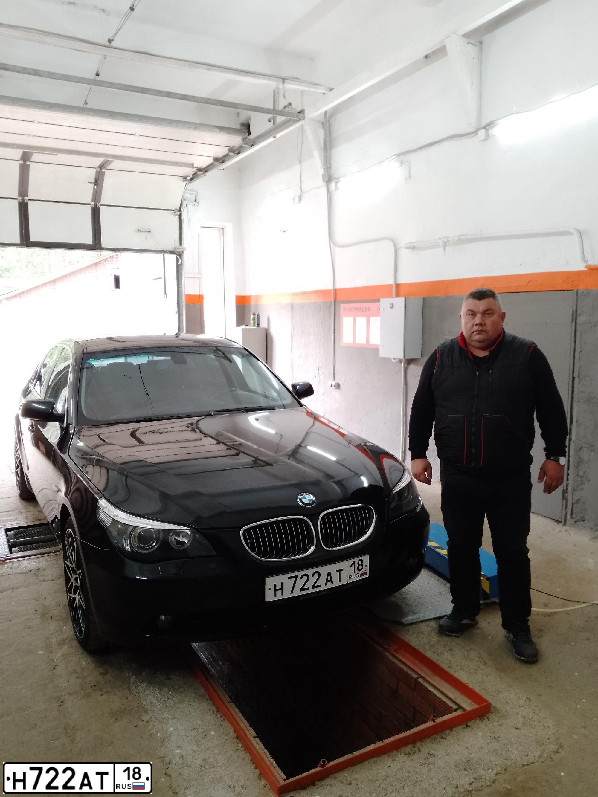 Фото автомобиля BMW W SERIE 5, 2006 — госномер Н722АТ18. Цвет: ЧЕРНЫЙ