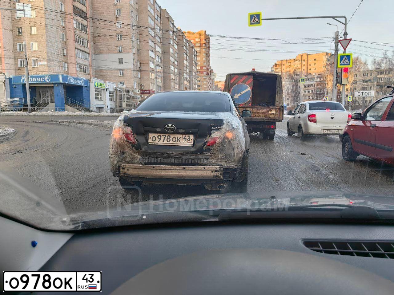 Фото автомобиля TOYOTA CAMRY, 2008 — госномер О978ОК43. Цвет: ЧЕРНЫЙ