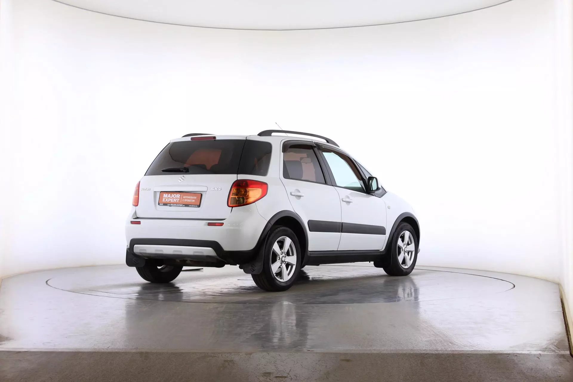 Фото автомобиля SUZUKI SX 4, 2011 — госномер В451АА156. Цвет: Белый