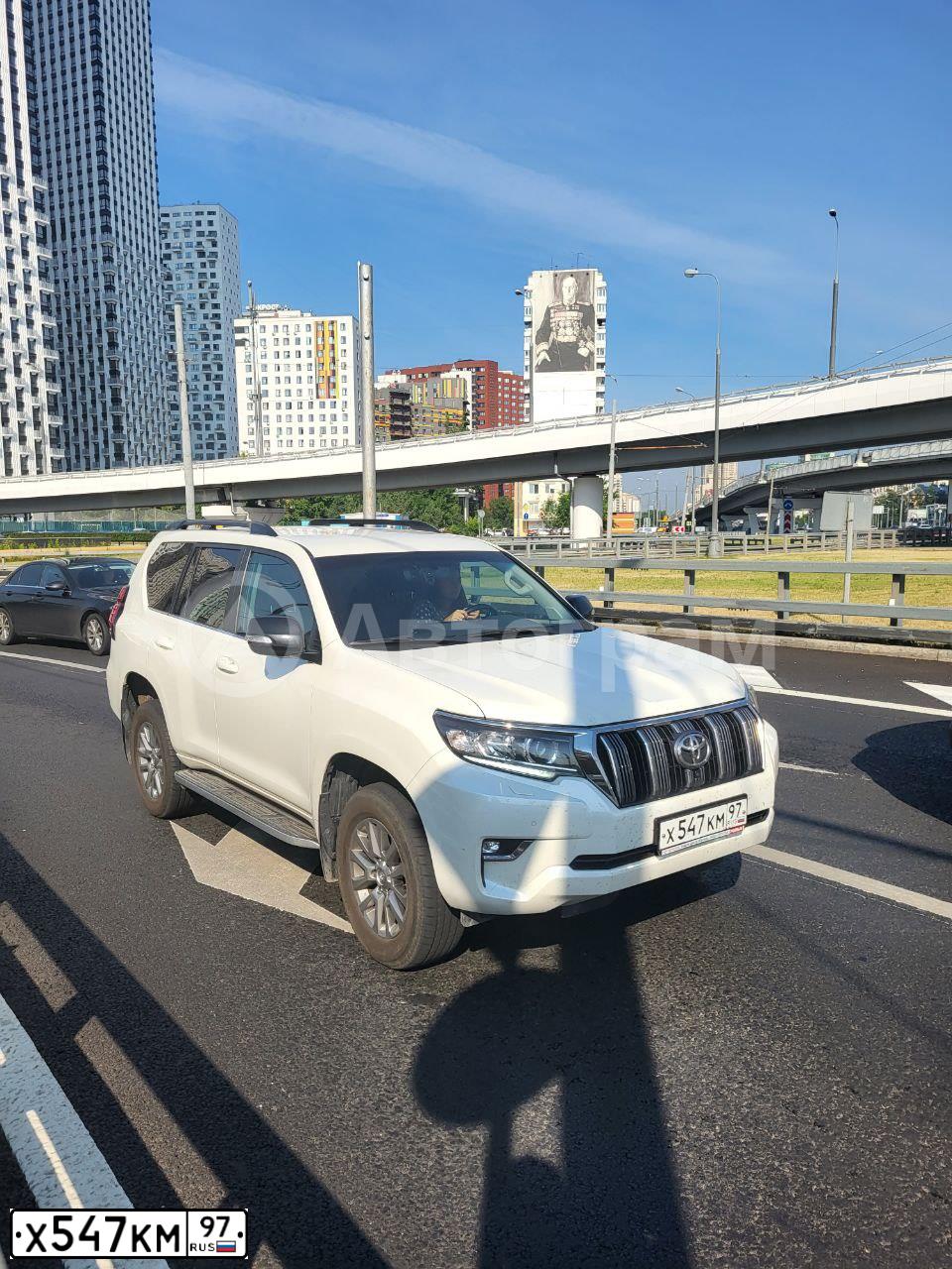 Фото автомобиля HONDA CR-V, 2012 — госномер Х547КМ97. Цвет: серо - коричневый