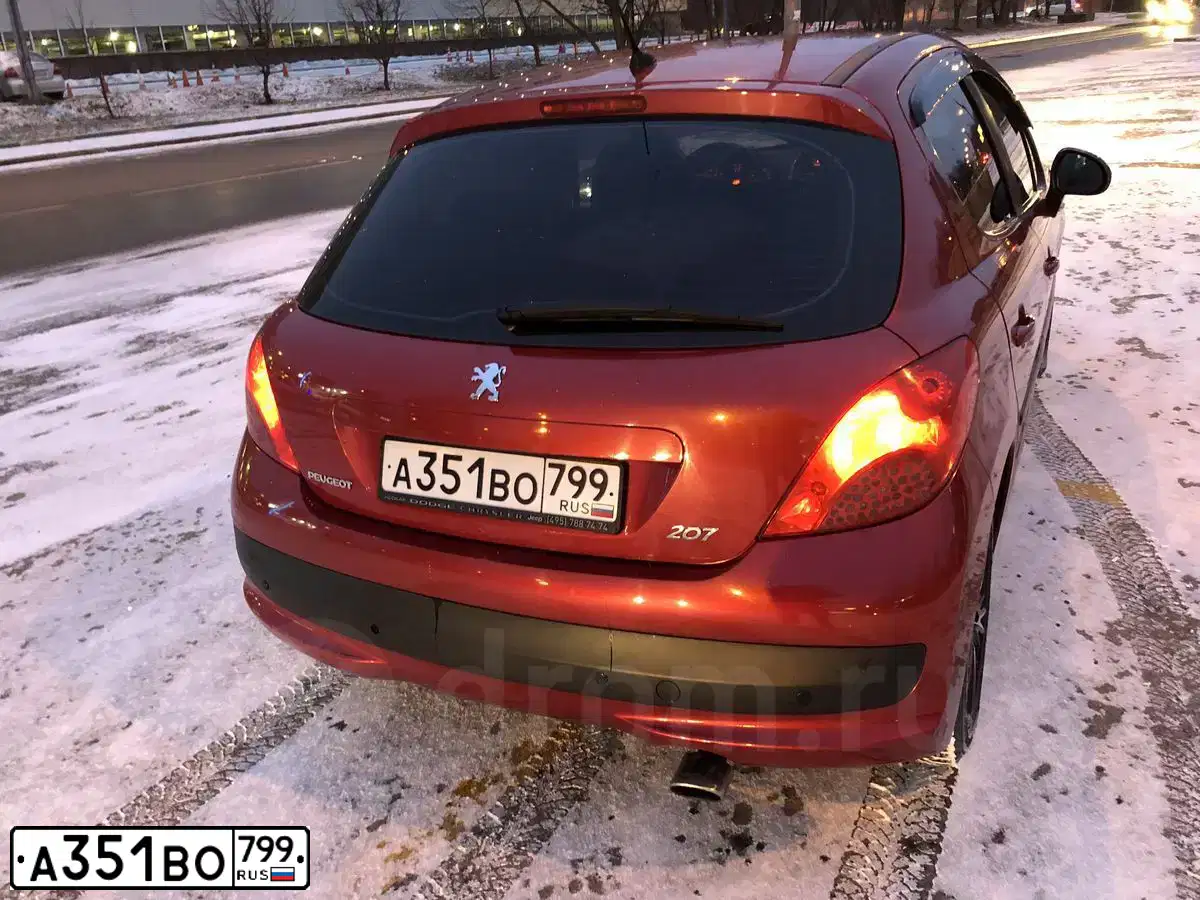 Фото автомобиля PEUGEOT 207, 2008 — госномер К015ХЕ197. Цвет: Красный
