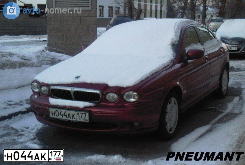 Фото автомобиля JAGUAR X-TYPE, 2005 — госномер Н044АК177. Цвет: ВИШНЕВЫЙ