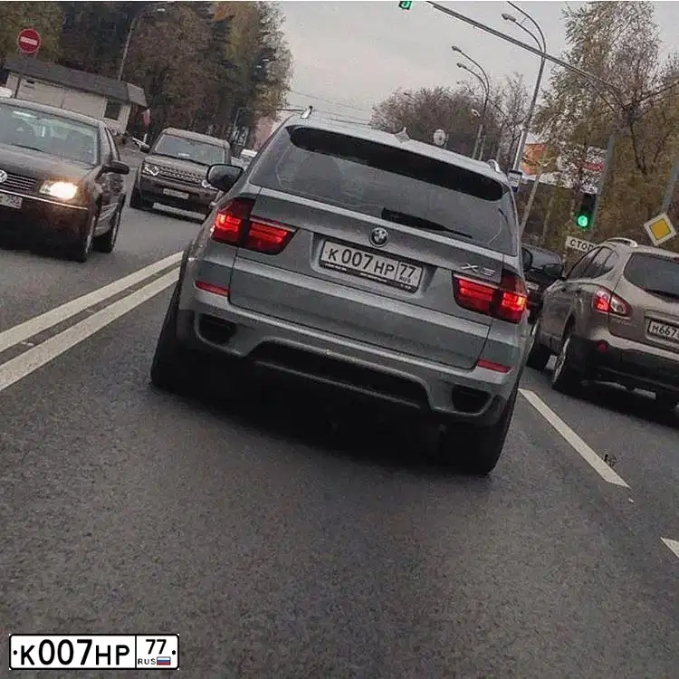 Фото автомобиля BMW SERIE 7, 1991 — госномер К007НР77. Цвет: ЧЕРНЫЙ