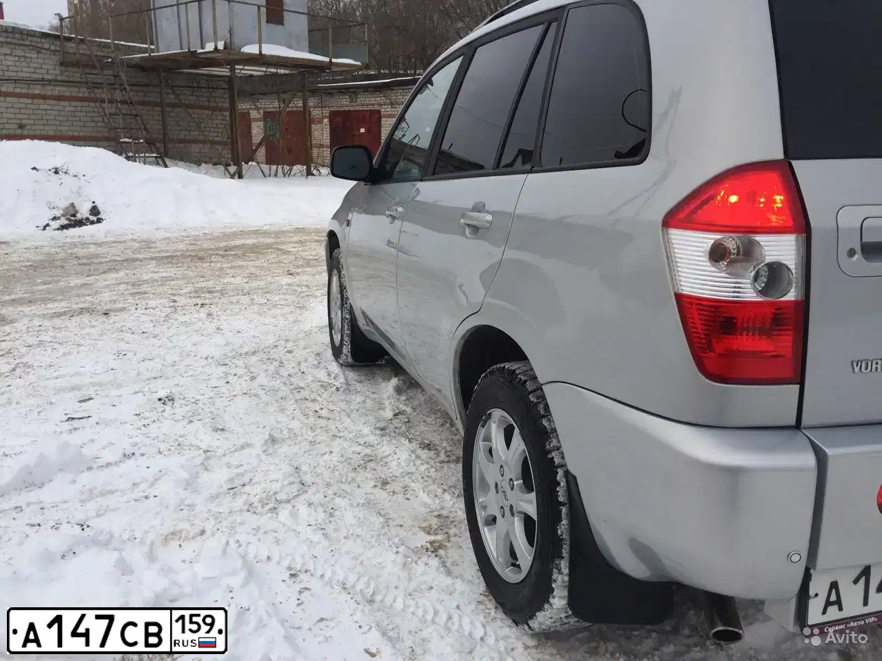 Фото автомобиля TAGAZ TINGO, 2011 — госномер А147СВ159. Цвет: Серебристый