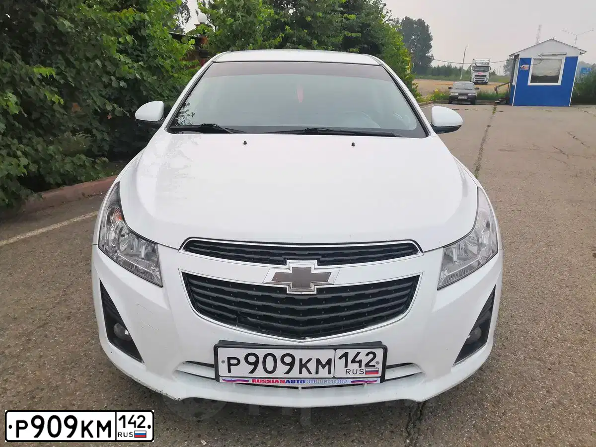 Фото автомобиля CHEVROLET CRUZE, 2013 — госномер Р909КМ142. Цвет: Белый