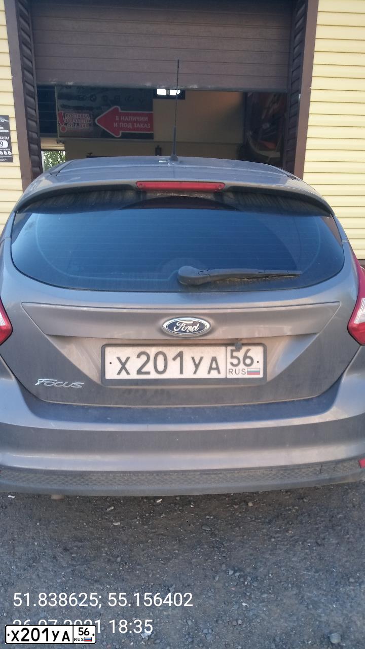 Фото автомобиля FORD FOCUS, 2013 — госномер Х201УА56. Цвет: СЕРО-КОРИЧНЕВЫЙ