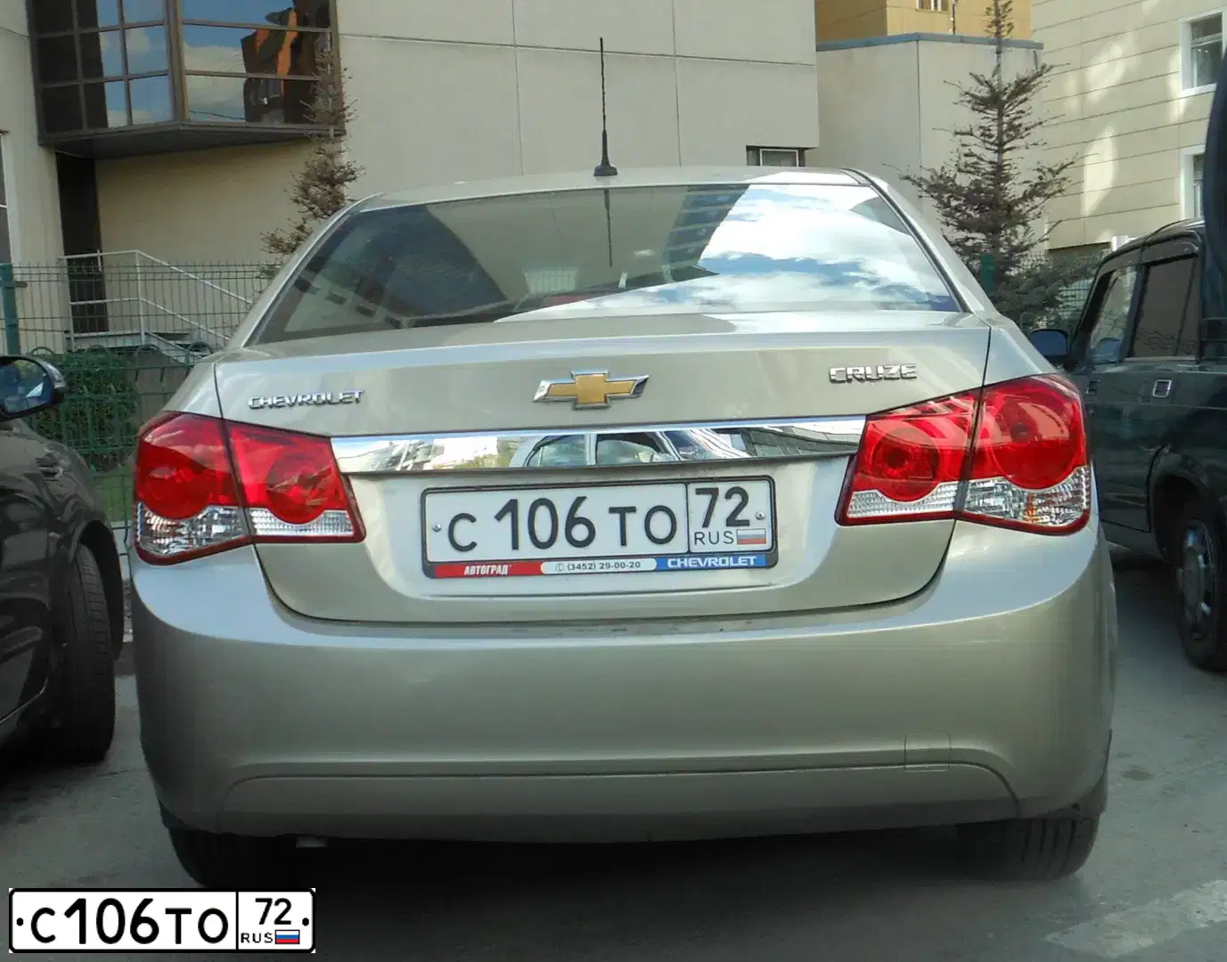 Фото автомобиля CHEVROLET CRUZE, 2012 — госномер С106ТО72. Цвет: БЕЖЕВЫЙ МЕТАЛЛИК