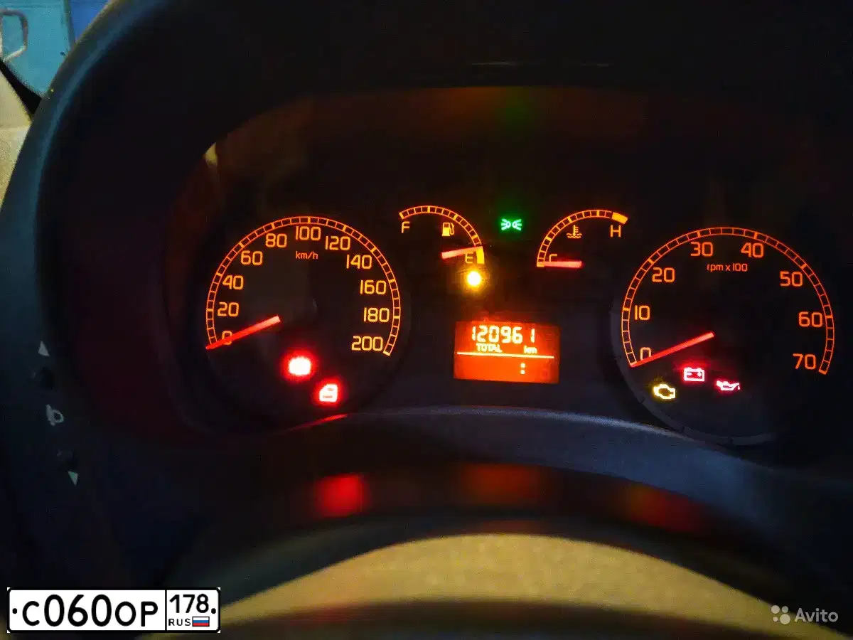 Фото автомобиля FIAT DOBLO, 2015 — госномер С060ОР178. Цвет: Белый