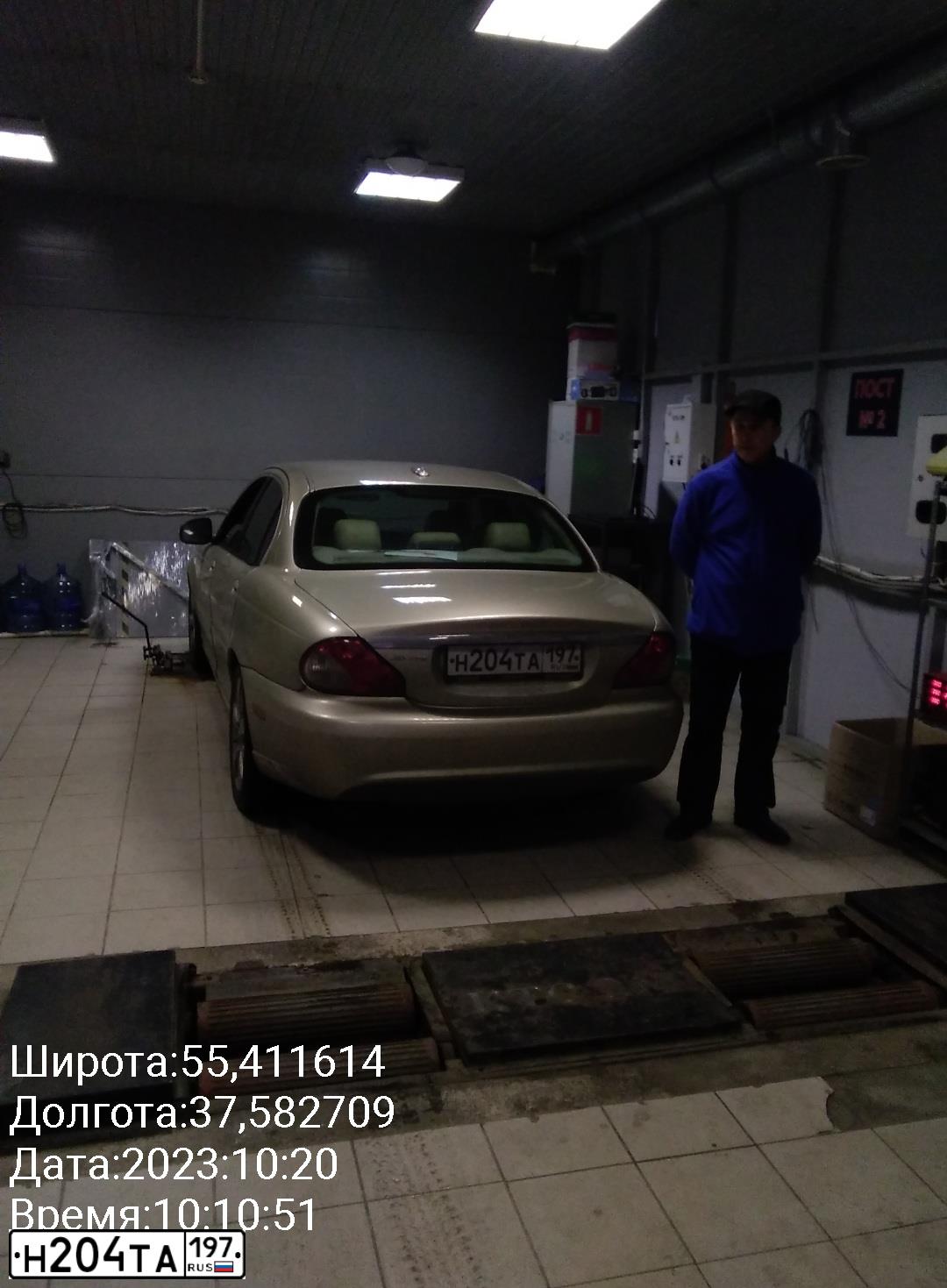 Фото автомобиля JAGUAR X-TYPE, 2008 — госномер О100ХЕ716. Цвет: БЕЖЕВЫЙ