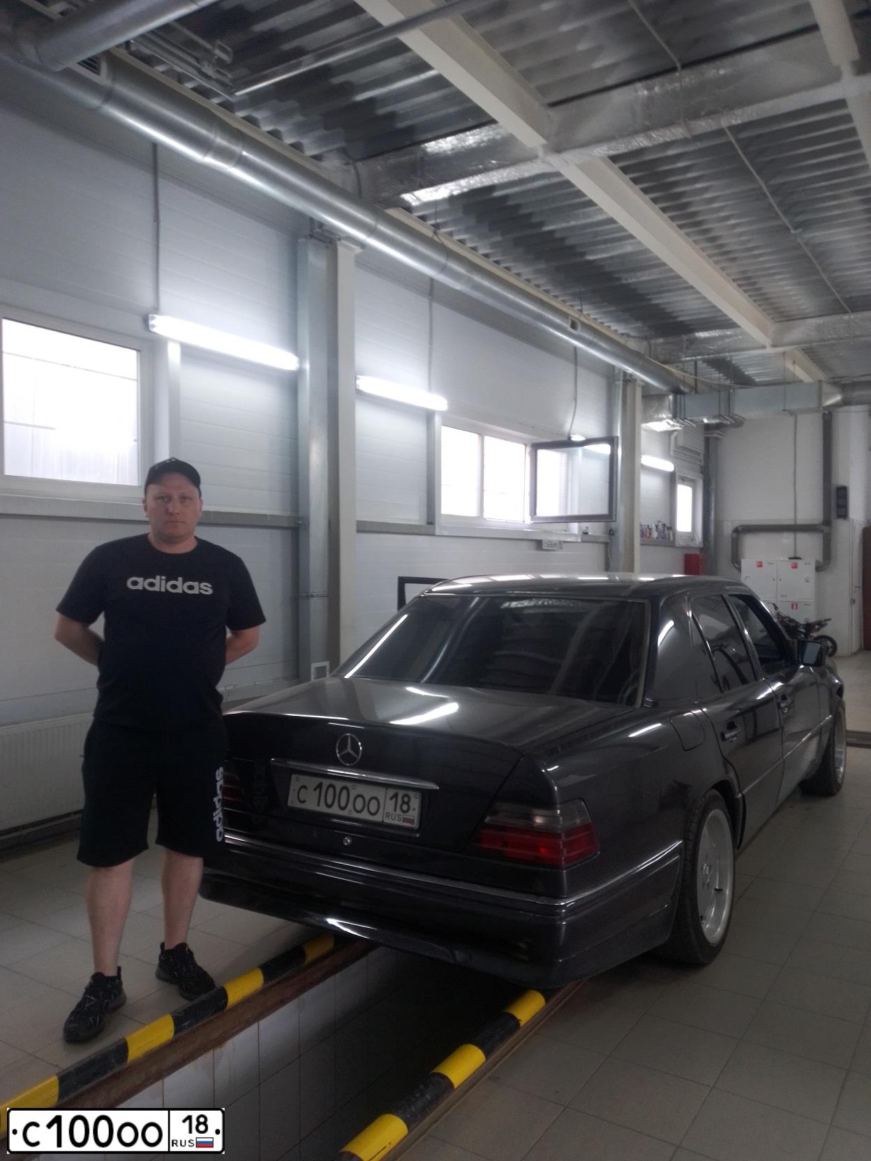 Фото автомобиля HONDA ACCORD, 2008 — госномер Е474АТ702. Цвет: Белый