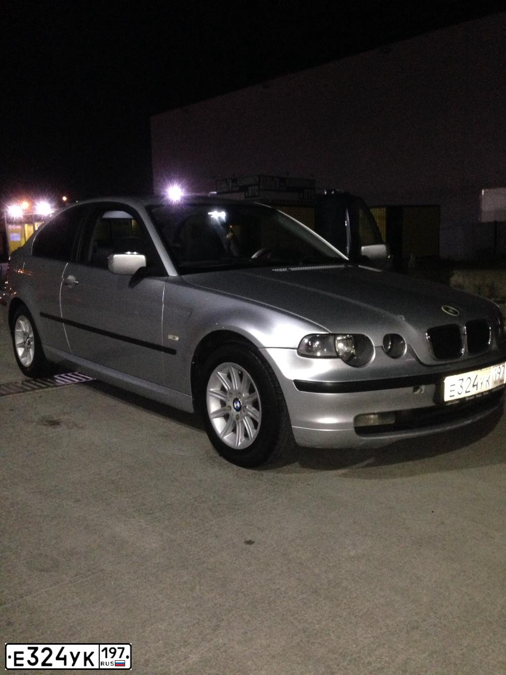 Фото автомобиля BMW SERIE 3, 2003 — госномер У322СС150. Цвет: (БЕЛЫЙ)СЕРЕБРИСТЫЙ