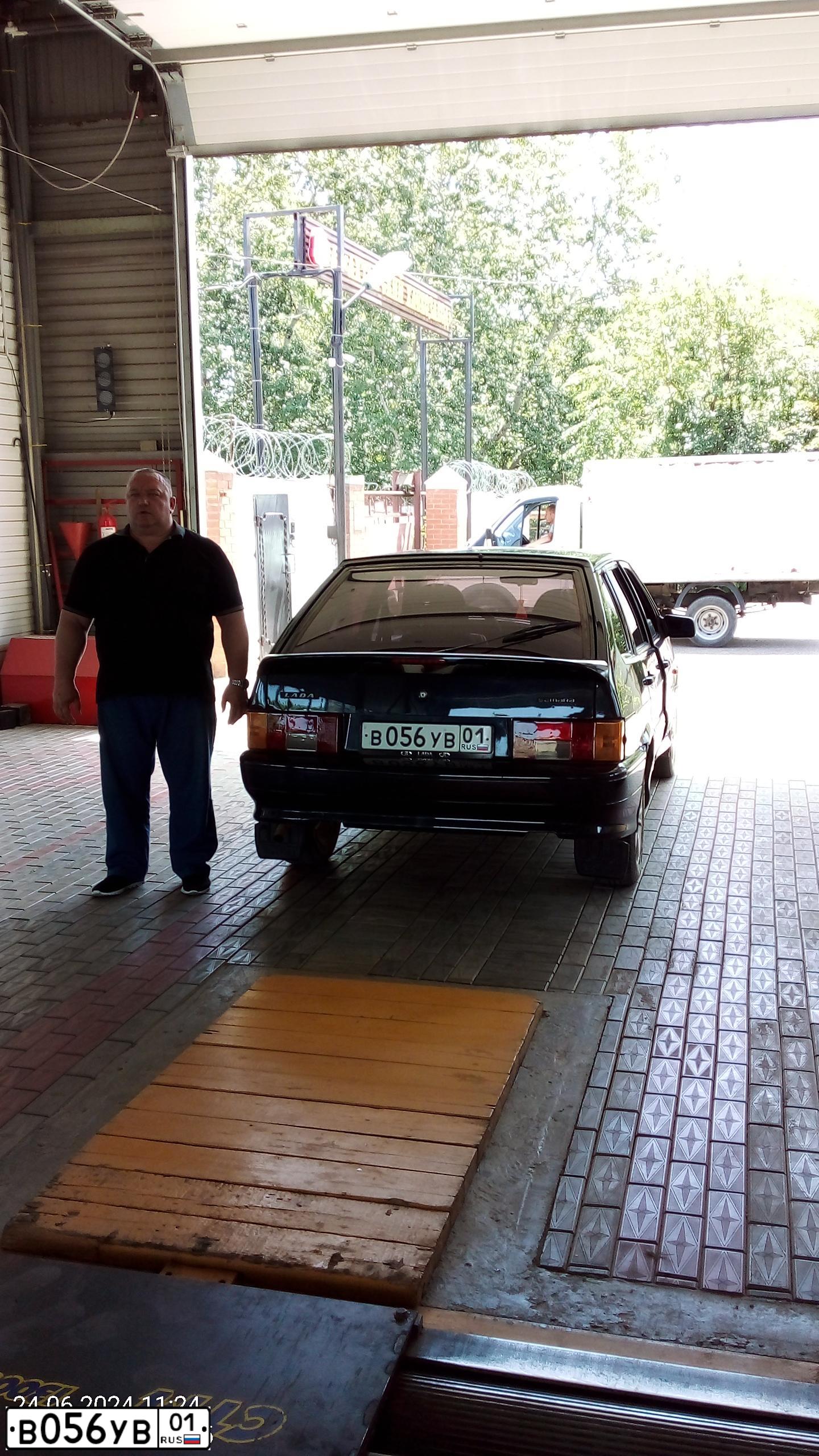 Фото автомобиля LADA 2114 SAMARA, 2008 — госномер В056УВ01. Цвет: ГРАФИТОВЫЙ МЕТАЛЛИК