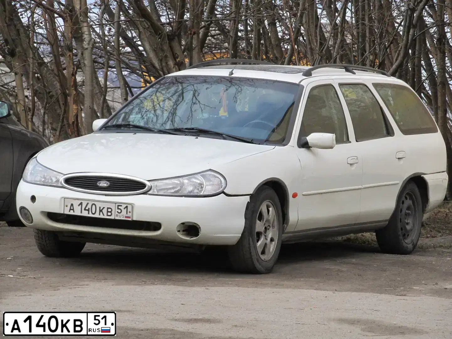 Фото автомобиля FORD MONDEO, 1997 — госномер А140КВ51. Цвет: БЕЛЫЙ
