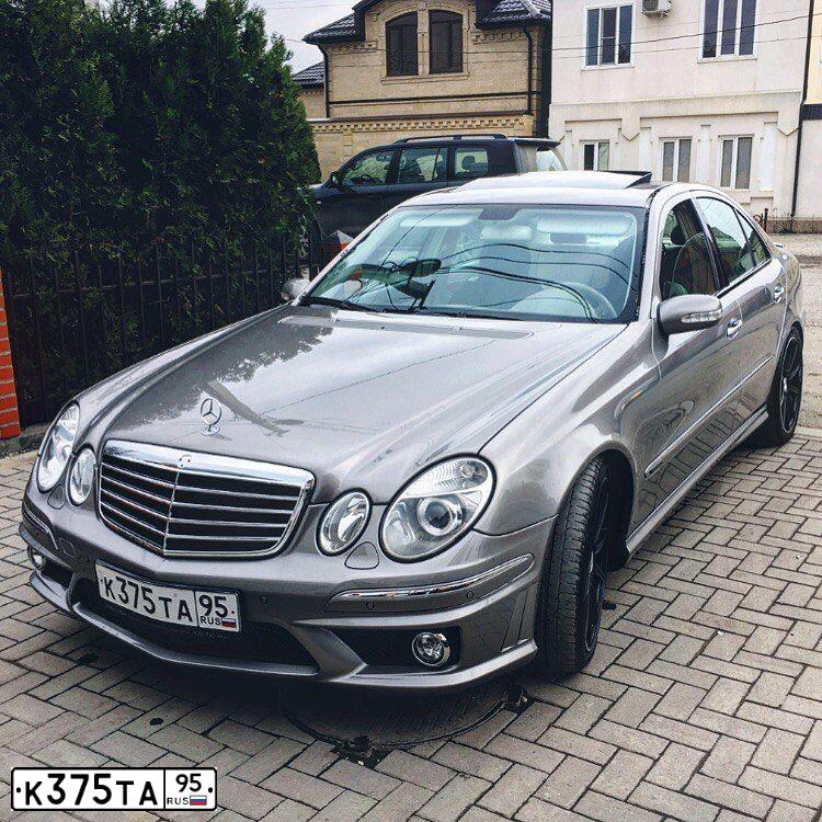 Фото автомобиля MERCEDES E-KLASSE, 2003 — госномер М565КК797. Цвет: СЕРЫЙ