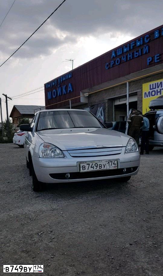 Фото автомобиля LADA 2172 PRIORA, 2008 — госномер В095ВК702. Цвет: СВЕТЛО-СЕРЕБРИСТ МЕТАЛЛ