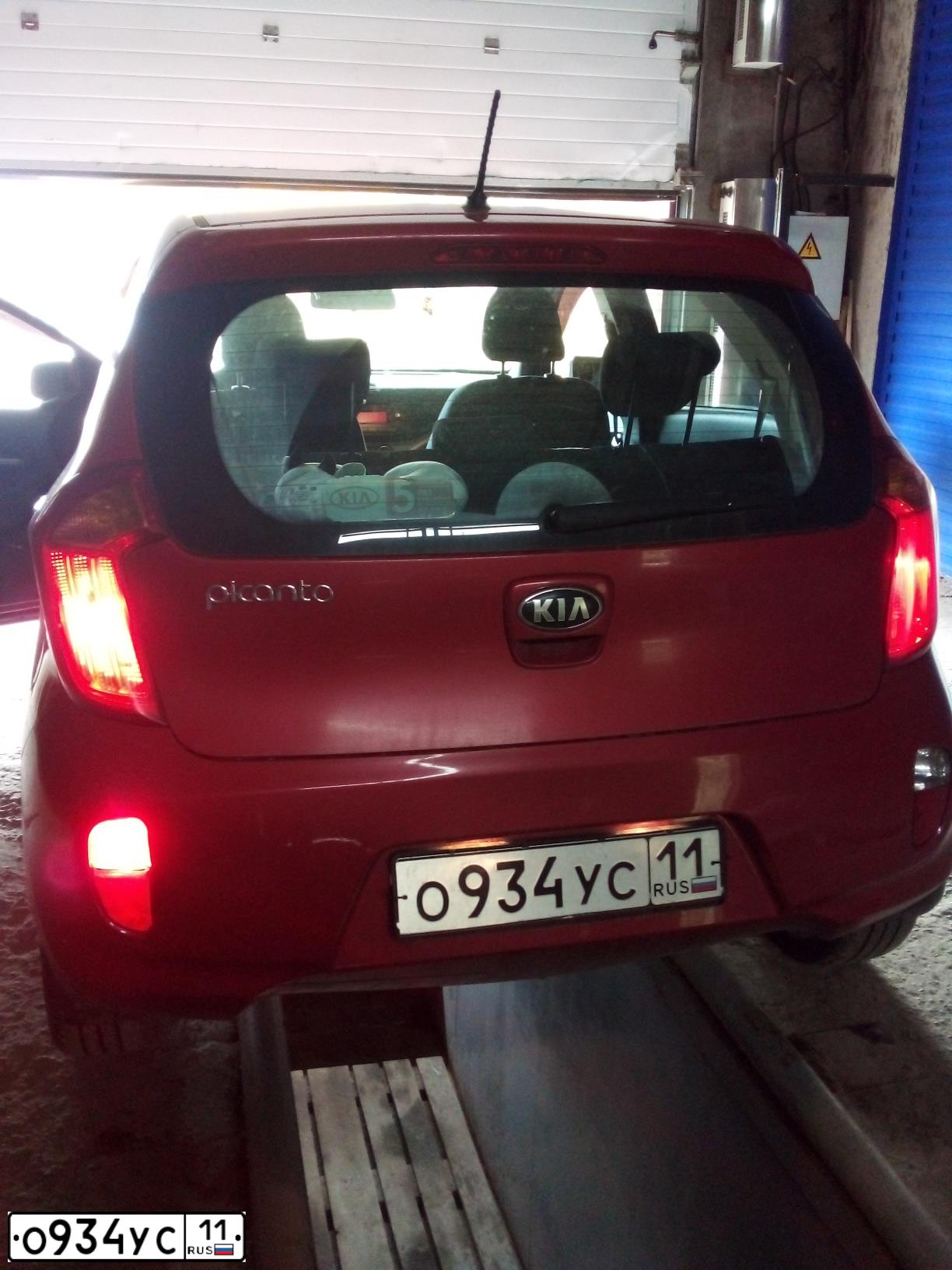 Фото автомобиля KIA PICANTO, 2014 — госномер Р525ХА11. Цвет: Красный