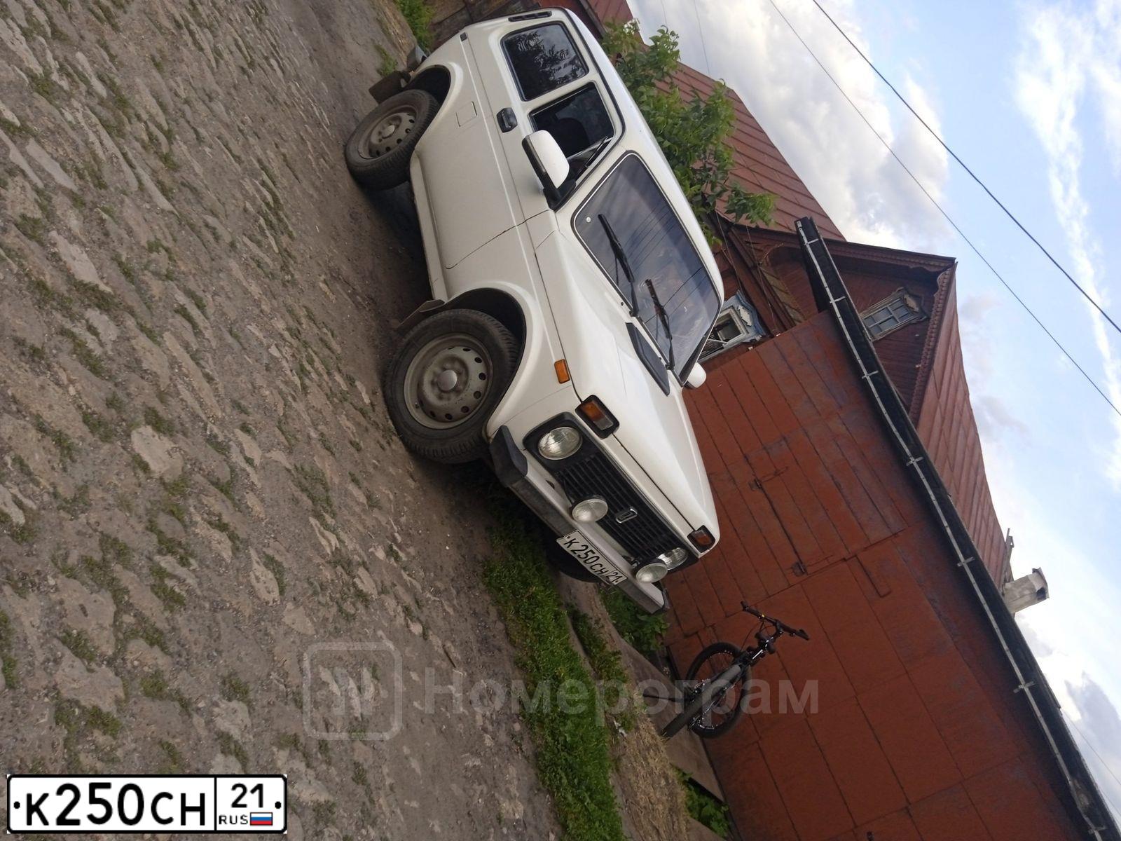 Фото автомобиля ВАЗ 2121 (4X4), 1996 — госномер Р888АЕ21