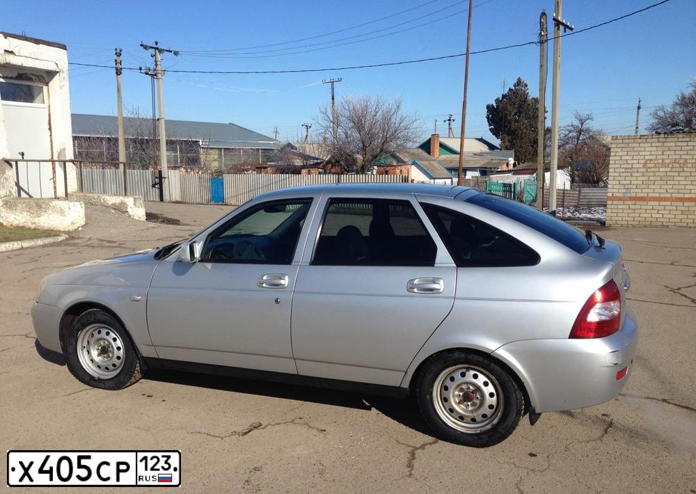 Фото автомобиля LADA 2172 PRIORA, 2008 — госномер В215КС07. Цвет: СВЕТЛО СЕРЕБРИСТЫЙ МЕТАЛЛ