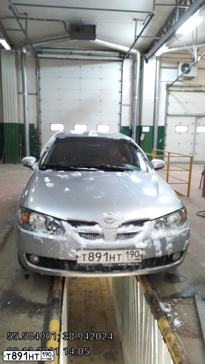 Фото автомобиля NISSAN ALMERA, 2004 — госномер Р433МК977. Цвет: Серебристый