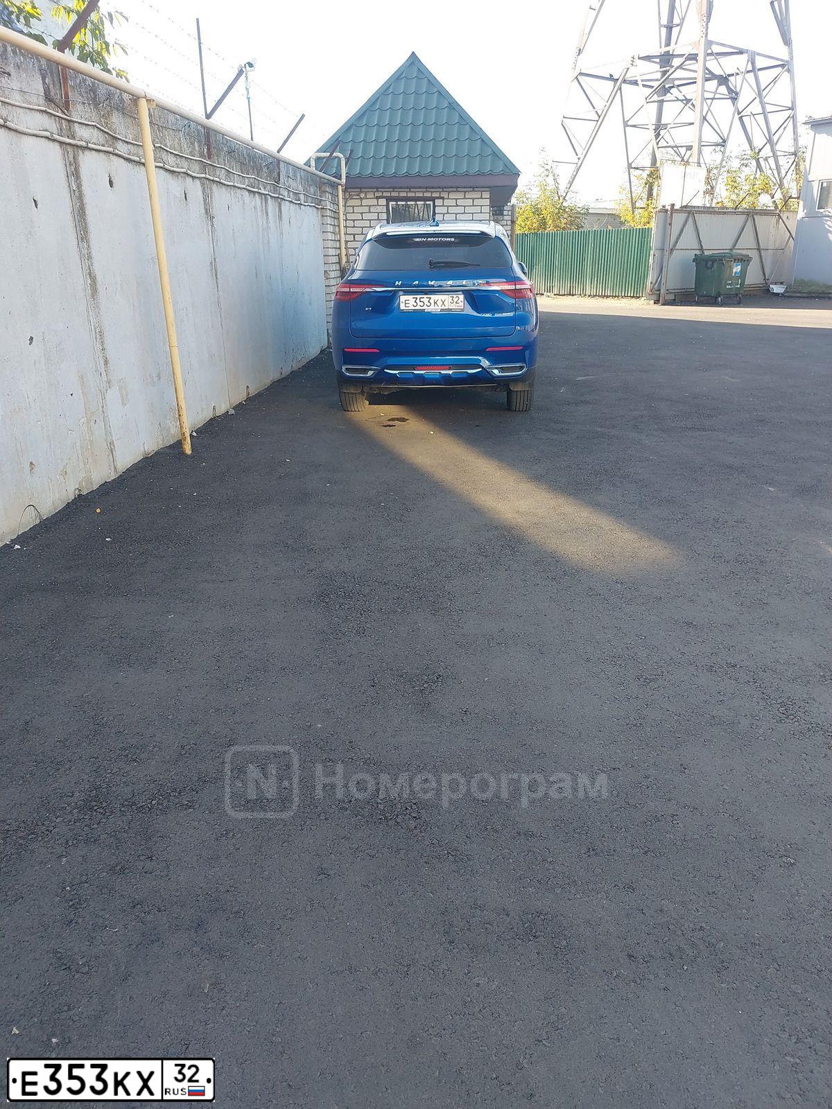 Фото автомобиля VOLKSWAGEN JETTA, 2011 — госномер Р463ЕС32. Цвет: ТЕМНО-СЕРЫЙ