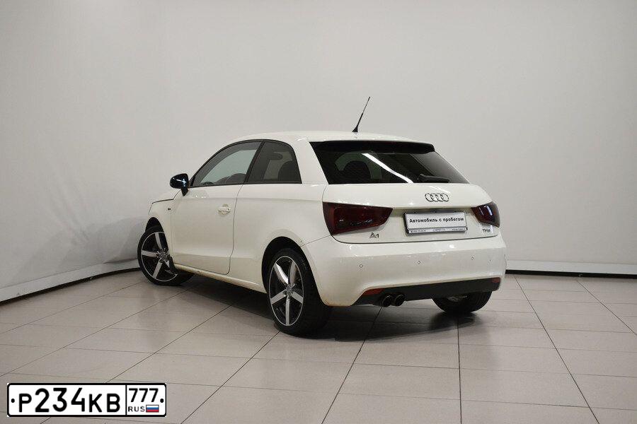 Фото автомобиля AUDI A1, 2011 — госномер В380ТУ799. Цвет: Белый