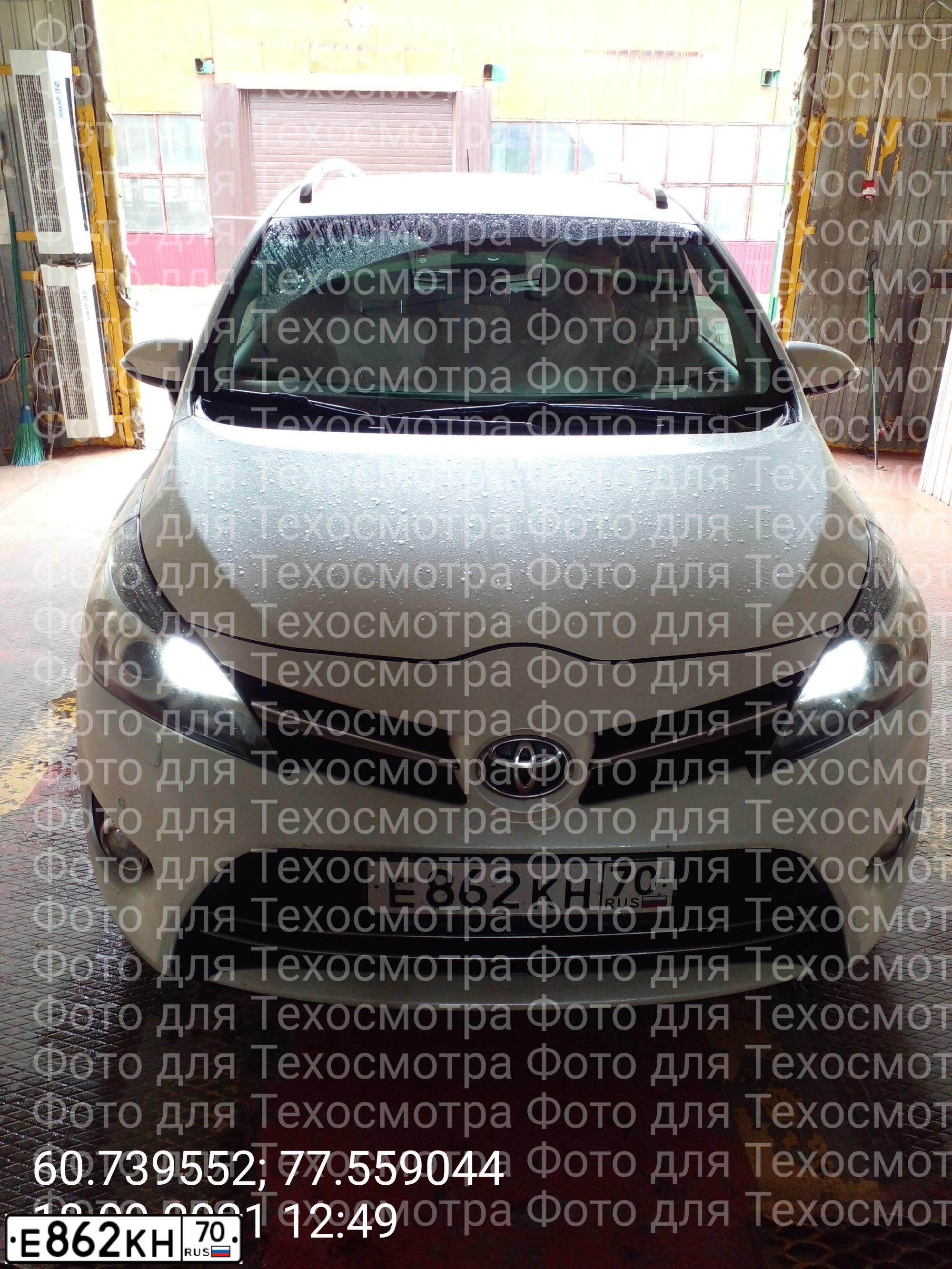 Фото автомобиля TOYOTA VERSO, 2013 — госномер Т099УЕ72. Цвет: Белый
