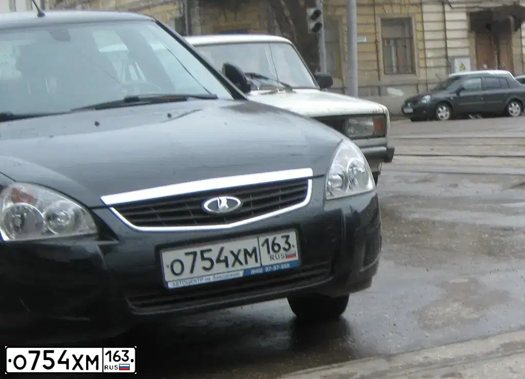 Фото автомобиля LADA 2172 PRIORA, 2011 — госномер Е008ТВ716. Цвет: СИНЕ-ЧЕРНЫЙ