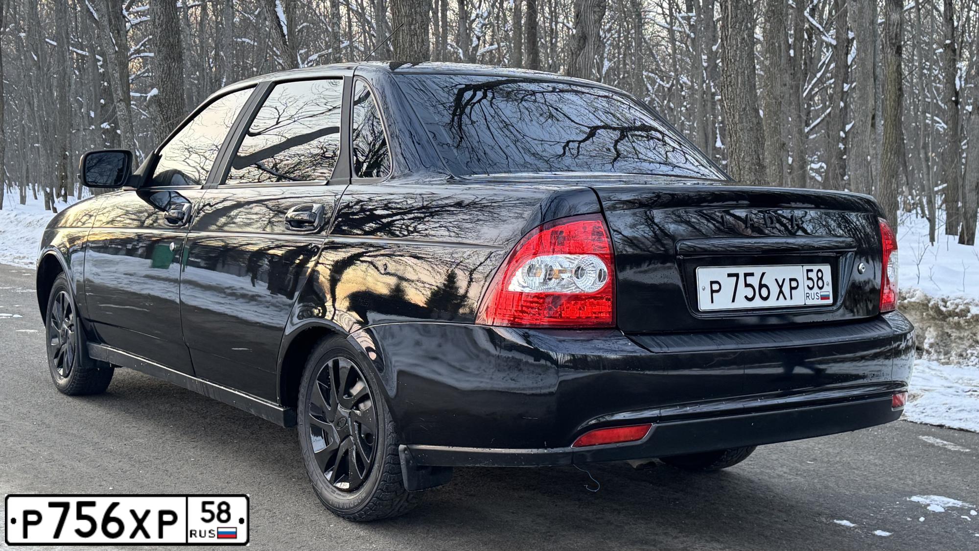 Фото автомобиля LADA 2170 PRIORA, 2011 — госномер Р756ХР58. Цвет: Сине-Черный