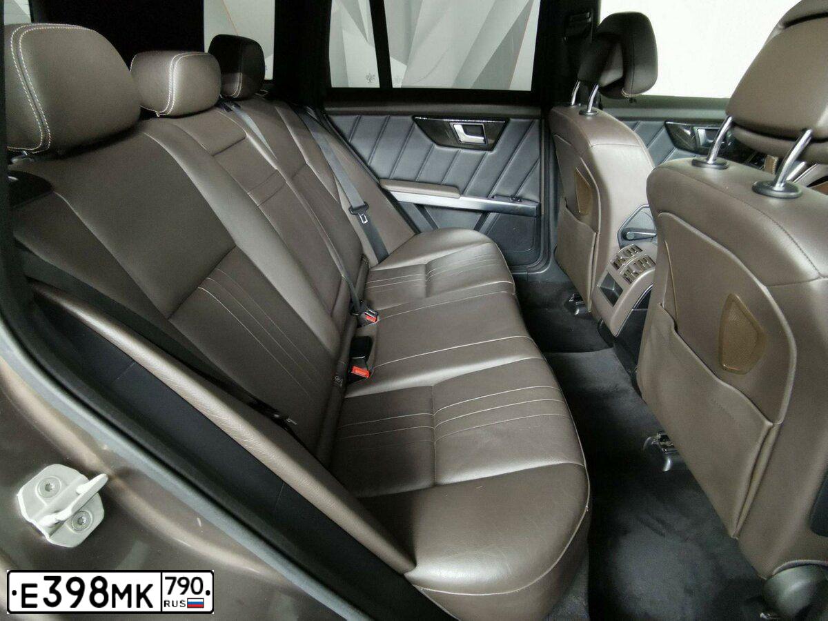 Фото автомобиля MERCEDES GLK-KLASSE, 2014 — госномер Р144ЕТ777. Цвет: Коричневый