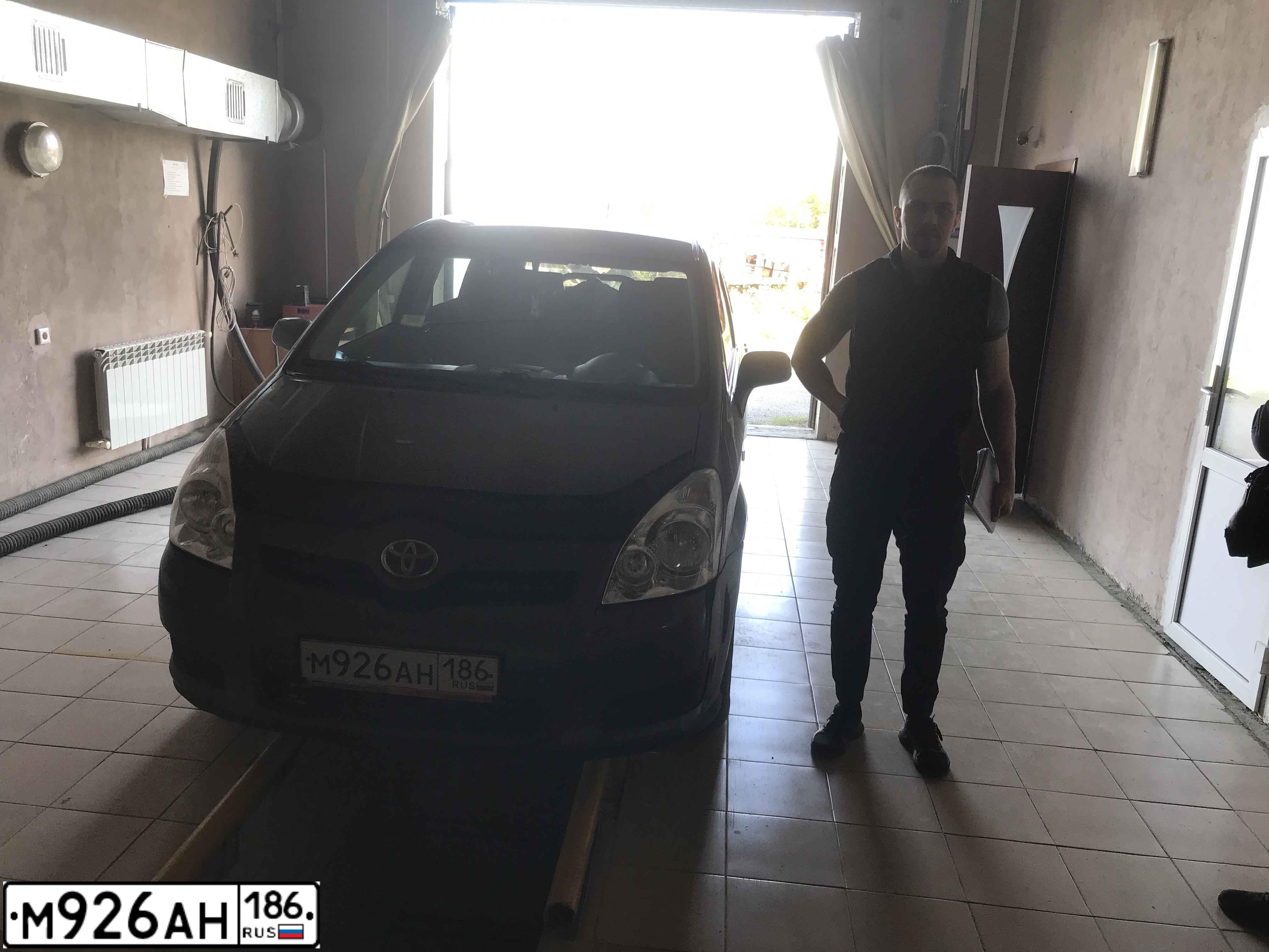 Фото автомобиля TOYOTA COROLLA, 2008 — госномер С196ОХ196. Цвет: Серый