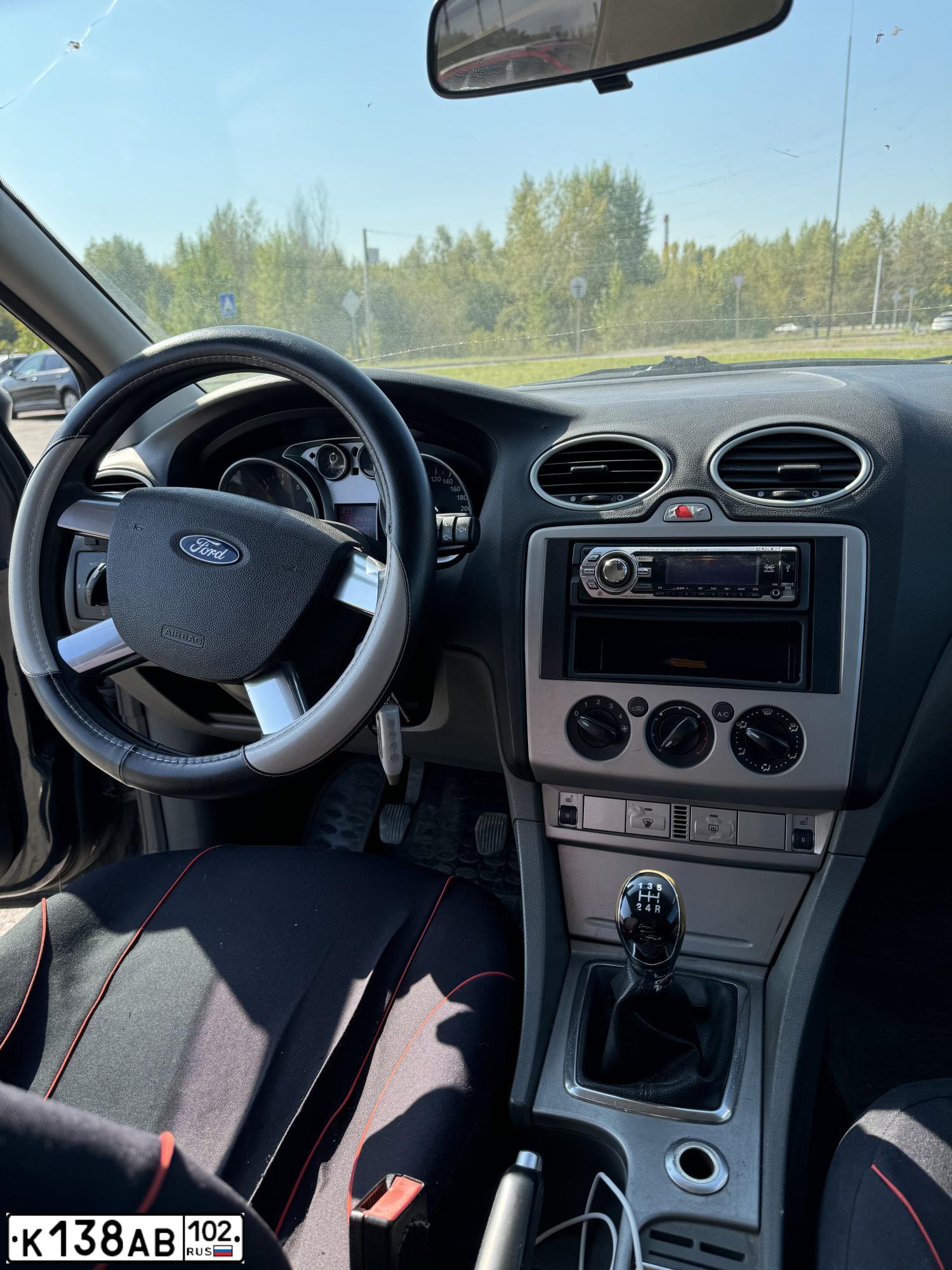 Фото автомобиля FORD FOCUS, 2008 — госномер К138АВ102. Цвет: ЧЕРНЫЙ