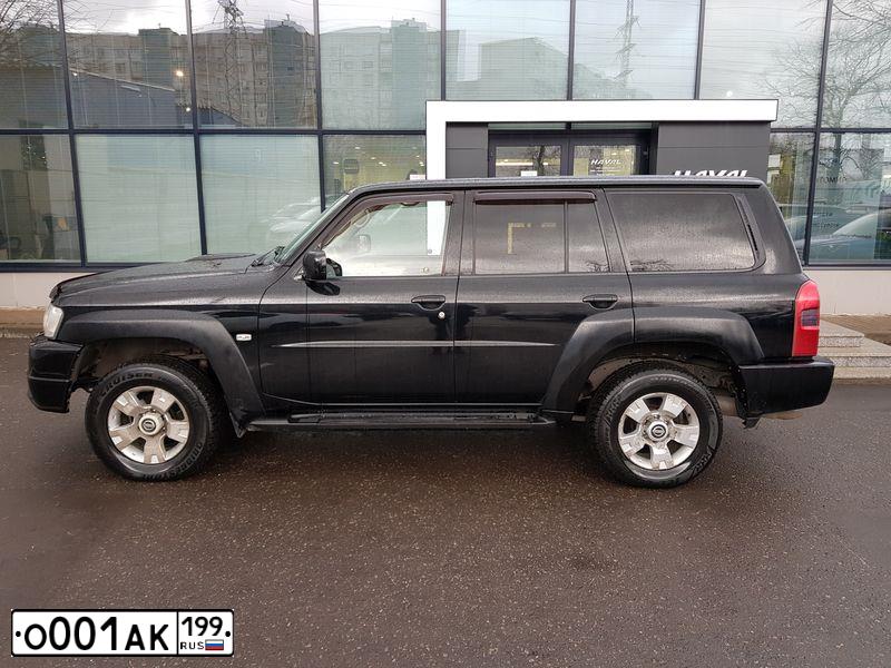 Фото автомобиля NISSAN PATROL, 2007 — госномер Е473РХ790. Цвет: ЧЕРНЫЙ