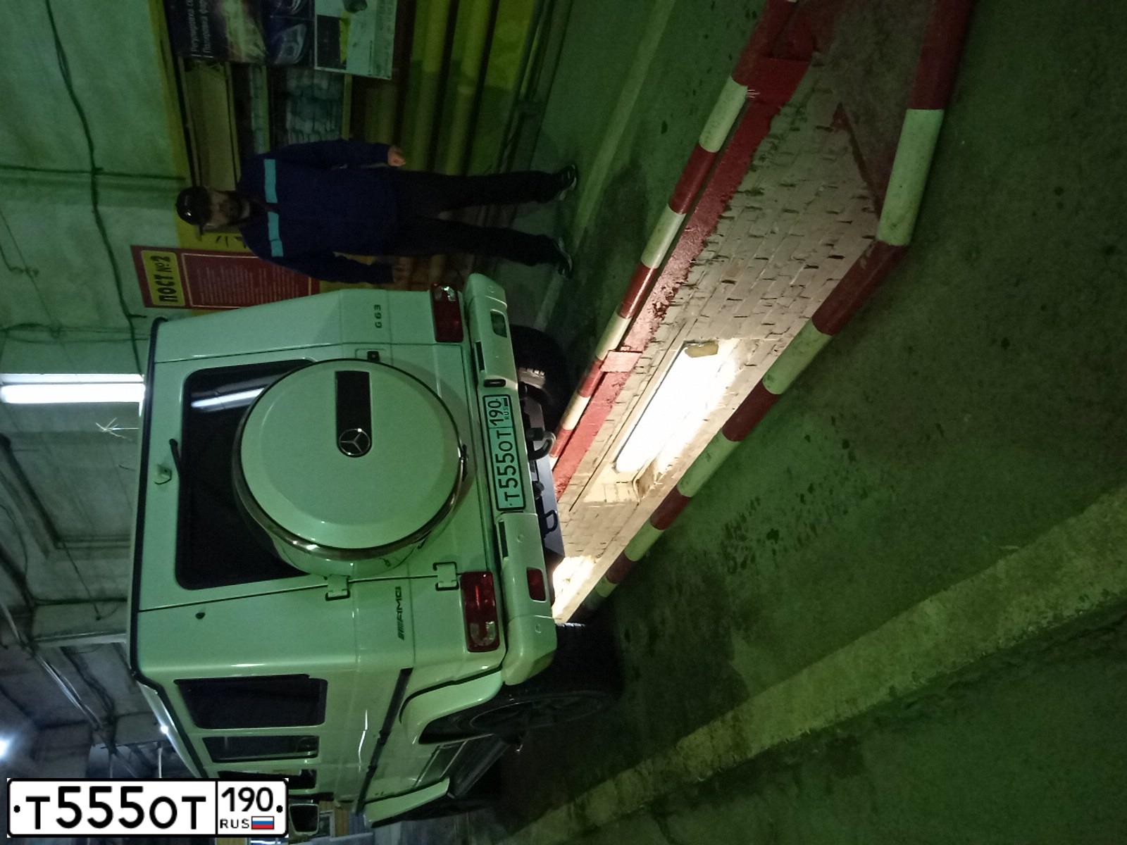 Фото автомобиля AUDI Q7, 2009 — госномер Х160ВК797. Цвет: ОРАНЖЕВО-КОРИЧНЕВЫЙ