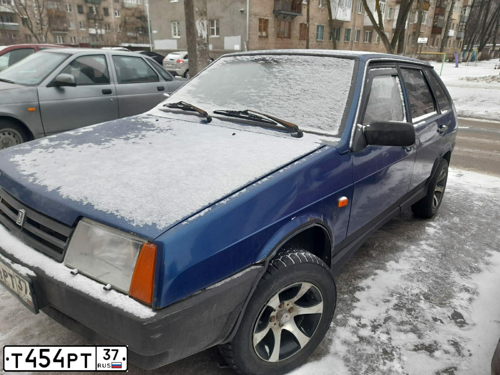 Фото автомобиля LADA 2109 SAMARA, 2001 — госномер Т454РТ37. Цвет: ЯРКО-СИНИЙ