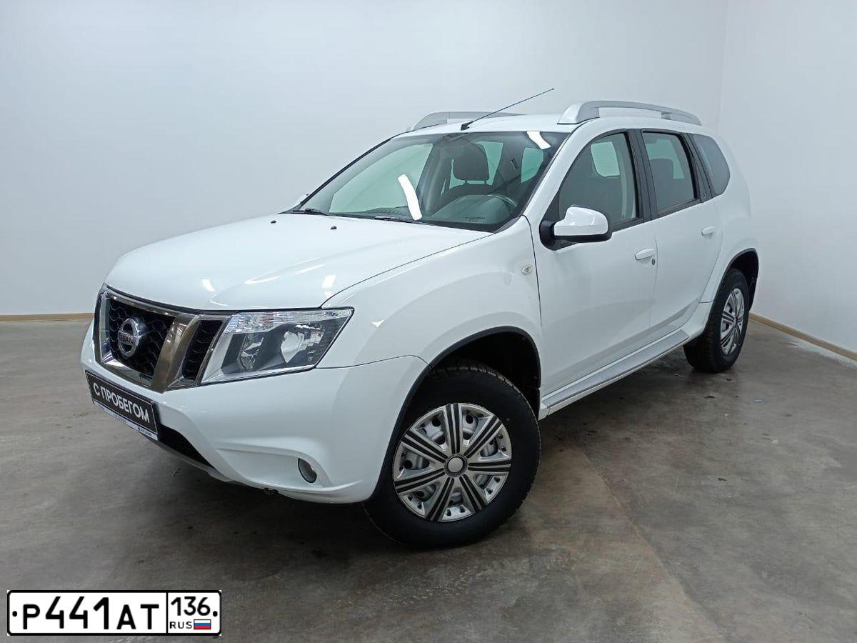 Фото автомобиля NISSAN TERRANO, 2017 — госномер Н406КК136. Цвет: Белый