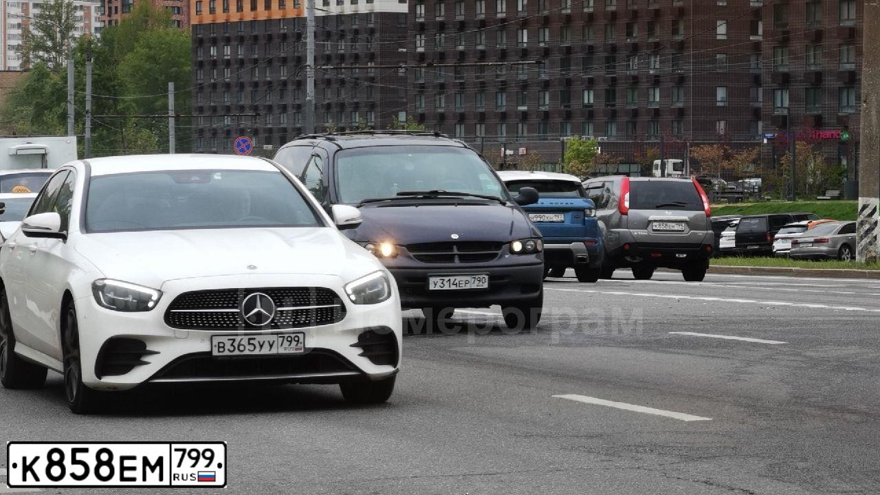 Фото автомобиля PORSCHE 911 КАРРЕРА, 2021 — госномер К401ВС797. Цвет: ЗЕЛЕНЫЙ