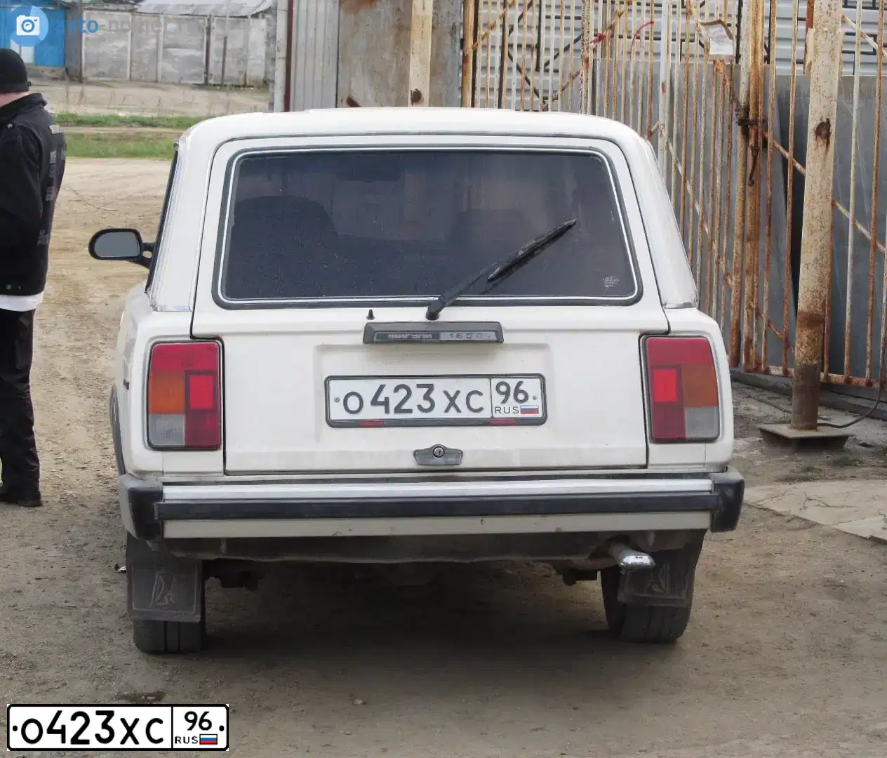 Фото автомобиля LADA 2104, 1997 — госномер О423ХС96. Цвет: Белый