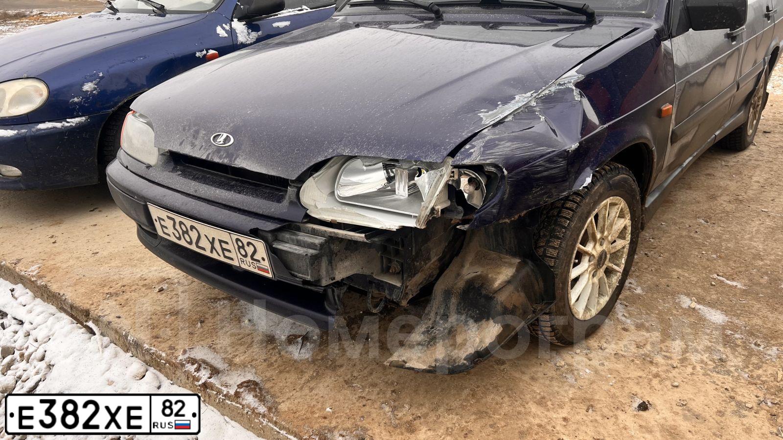 Фото автомобиля LADA 2115 SAMARA, 2012 — госномер Е382ХЕ82. Цвет: синий