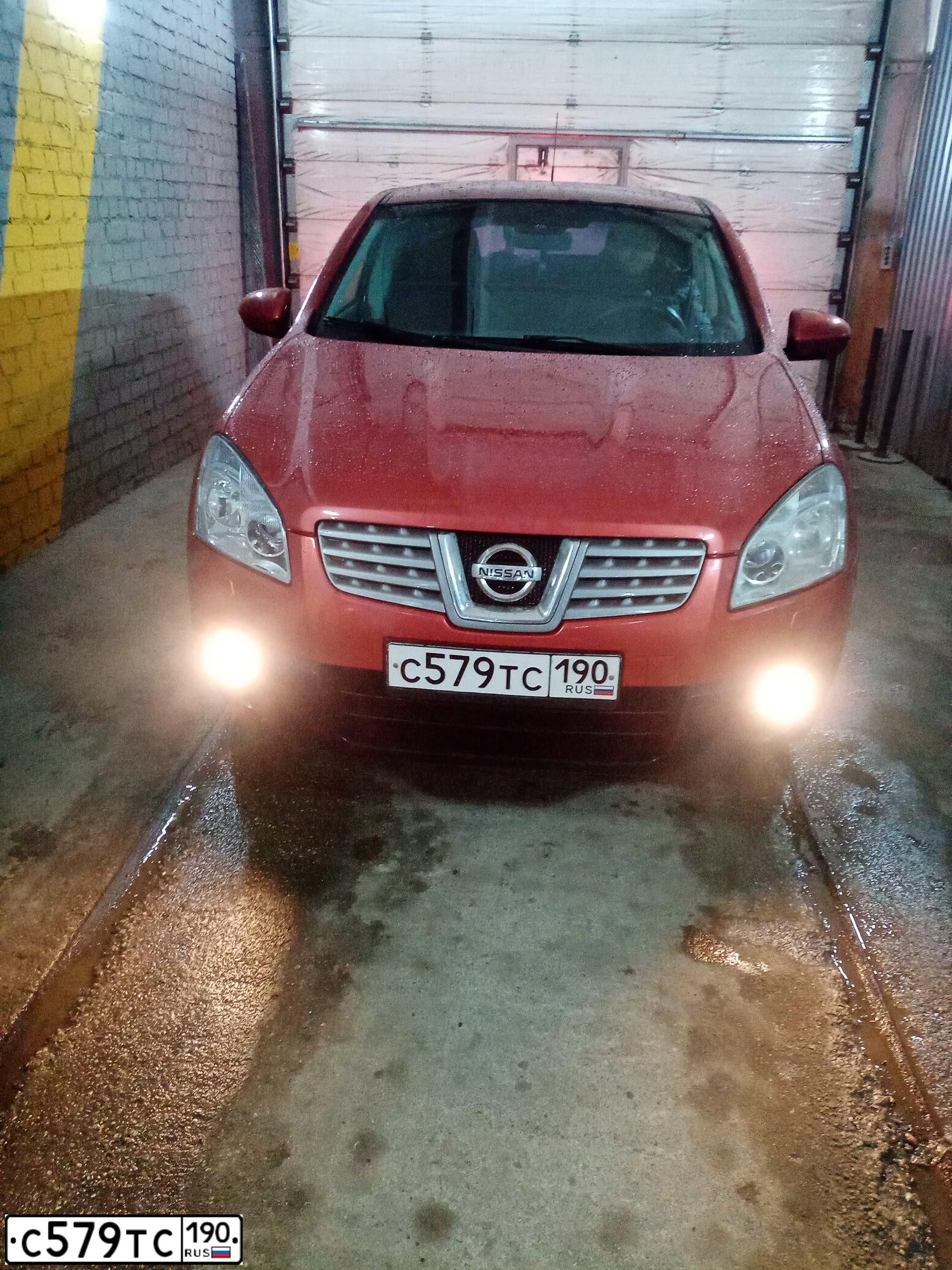 Фото автомобиля NISSAN QASHQAI, 2008 — госномер С494ММ150. Цвет: ТЕМНО-КРАСНЫЙ