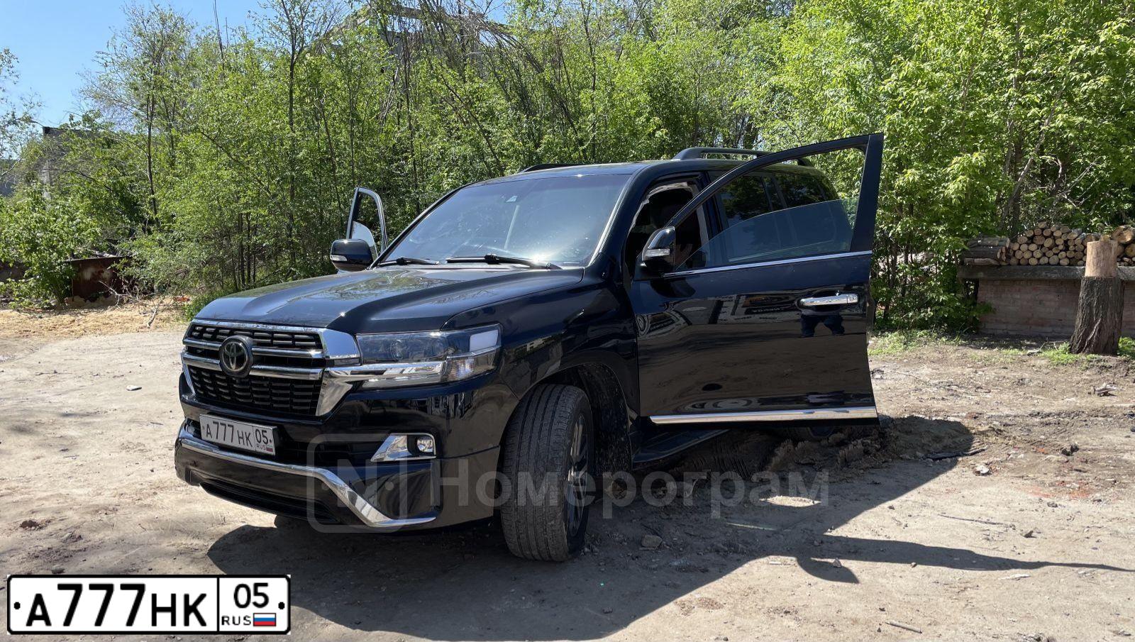 Фото автомобиля TOYOTA LANDCRUISER 200, 2015 — госномер А777НК05. Цвет: ЧЕРНЫЙ