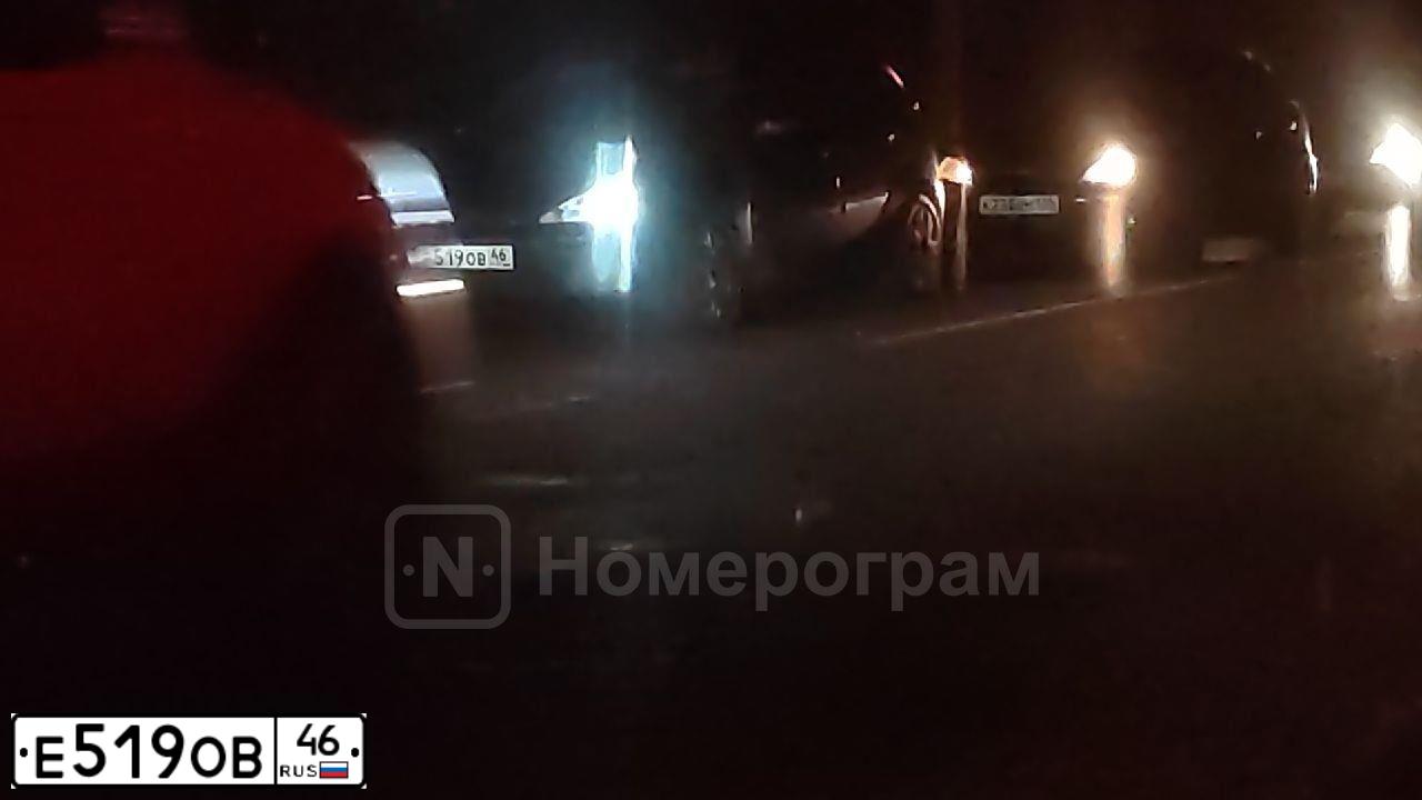 Фото автомобиля BMW SERIE 5, 2001 — госномер О617УК32. Цвет: синий