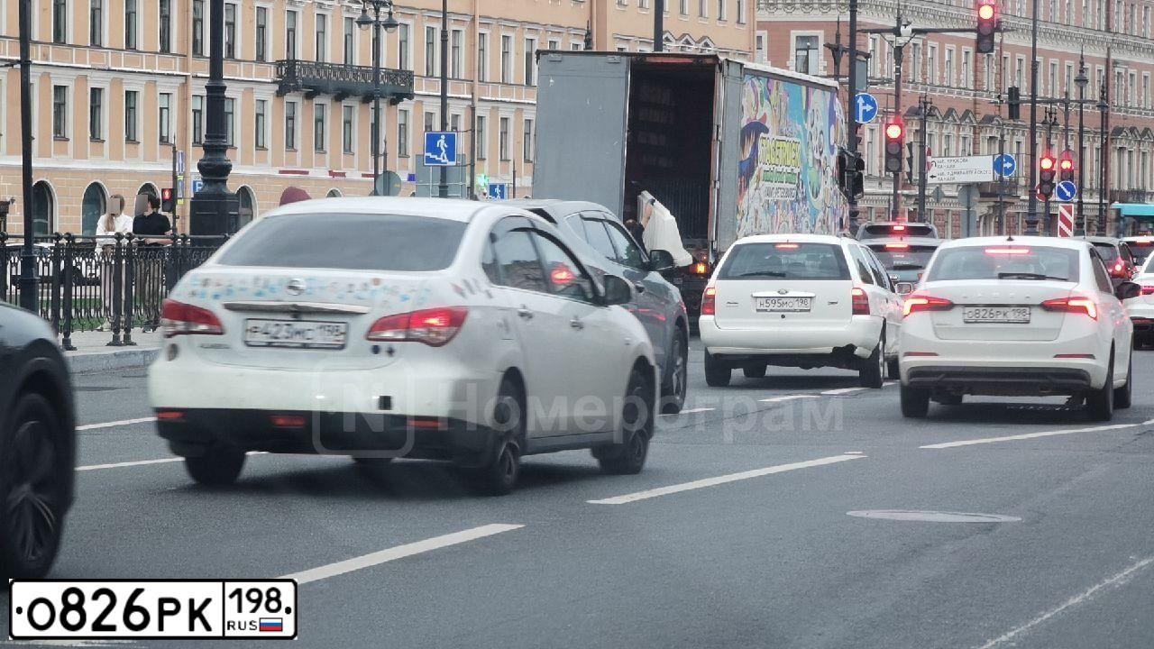 Фото автомобиля SKODA RAPID, 2020 — госномер Е410ОО147. Цвет: Белый