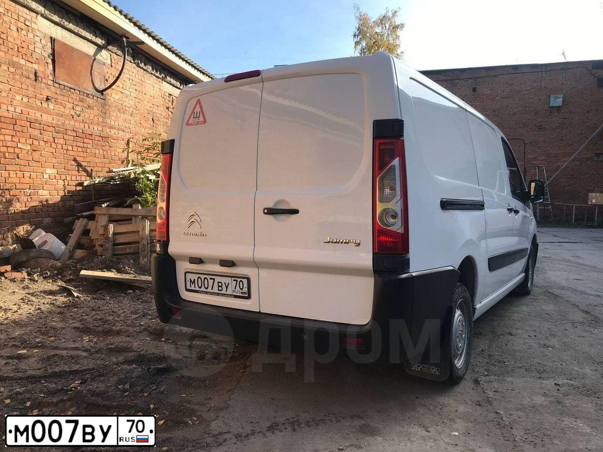 Фото автомобиля CITROEN JUMPY, 2013 — госномер М007ВУ70. Цвет: Белый